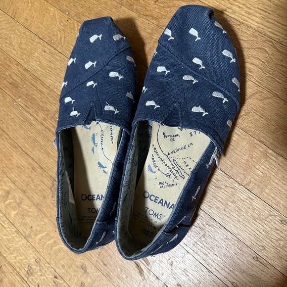 Oceana Special TOMS Embroidered Whale print - Picture 3 of 3